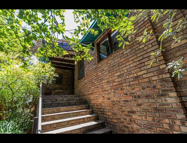 3 BEDROOM HOUSE FOR SALE IN BRYANSTON